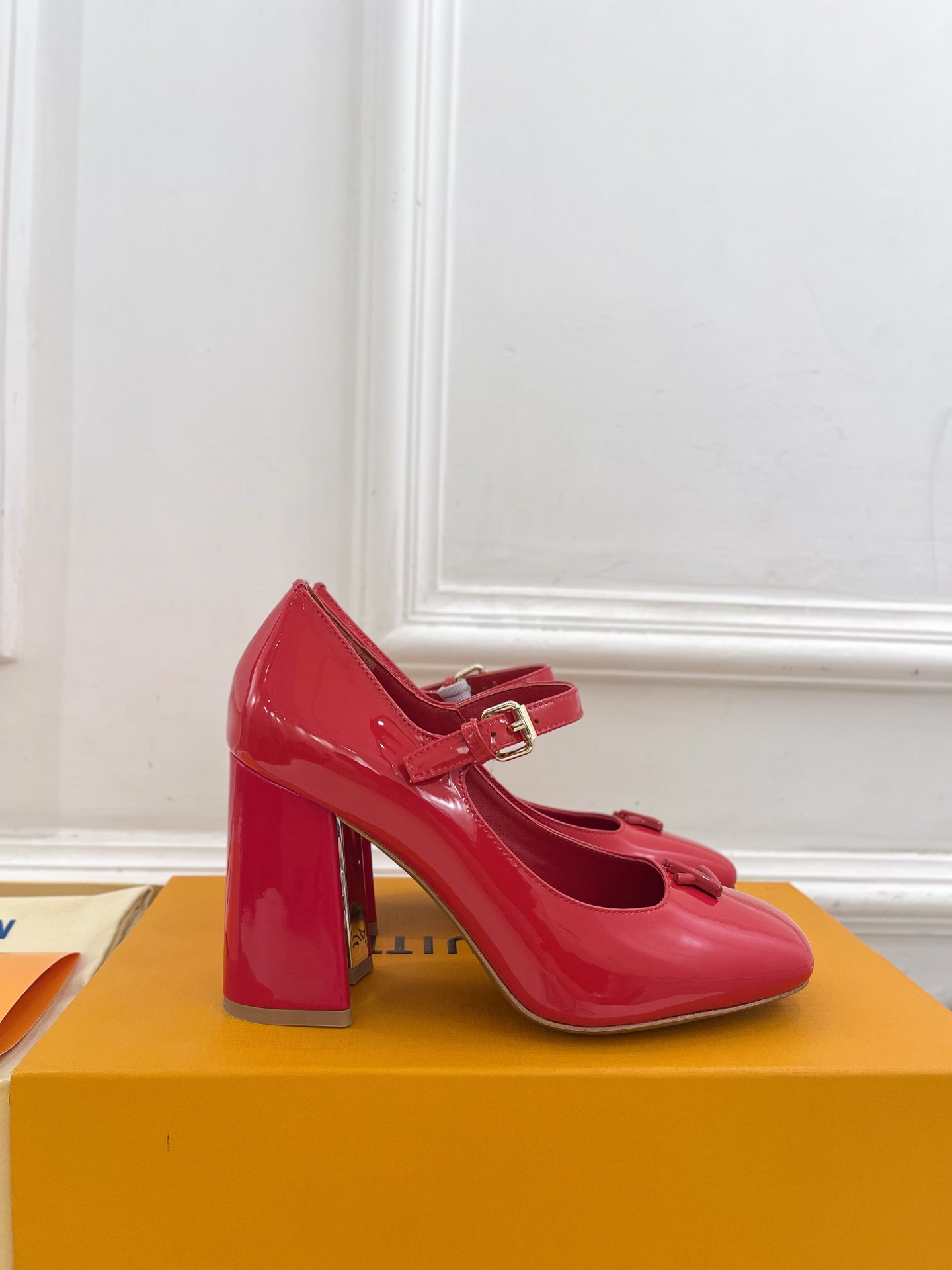 Women's high heels